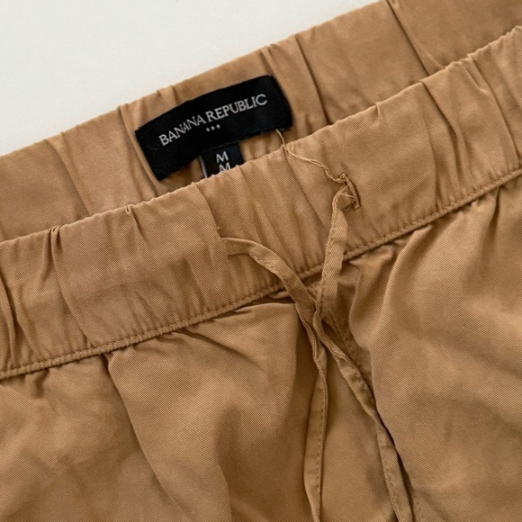 Banana Republic Khaki Tan Tencel Cargo Utilitycore Quite Luxury Joggers - Picture 8 of 8